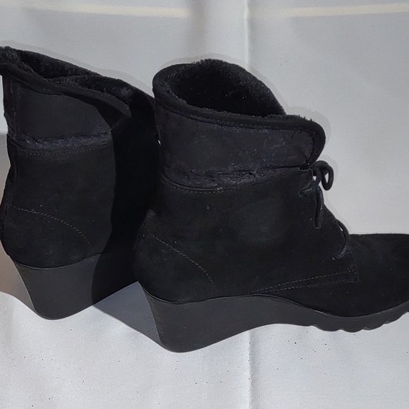 Donald J. Pliner black wedged suede ankle boots, size 6-1/2M - Picture 3 of 7
